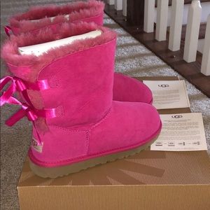 UGG!! Women’s size 8. (Kids size 6). 💓💕